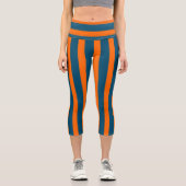 Neon Sunset Orange und Ocean Blue Cool Streifen Capri Leggings (Vorderseite)