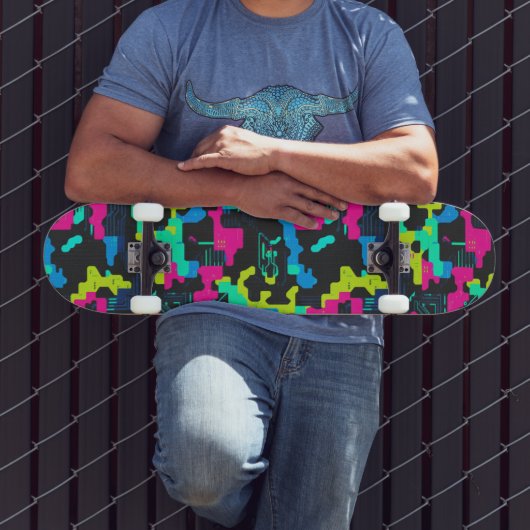 Neon-Tarnmuster Skateboard (Außenbereich 3)