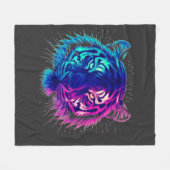 Neon White Tiger – Glowing Cyberpunk Wildlife Art Fleecedecke (Vorderseite (Horizontal))