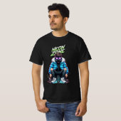 NEON ZONE – Cyberpunk Chill Crew Graphic T-Shirt (Vorne ganz)