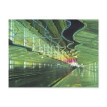 Neonbeleuchtung im Korridor des Flughafens O'hare,