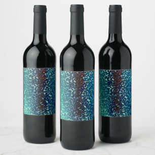 Neonblau-Mosaik über grobkörniges Glas Weinetikett