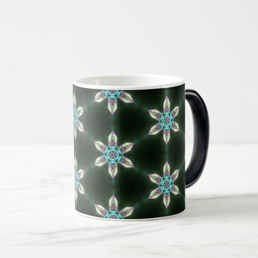 Neondiamant-Blumen auf schwarzer verwandelnder Verwandlungstasse (VorderseiteRechts)