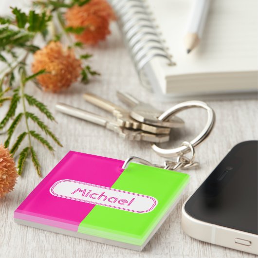 Neonfarbenrosa-Monogramm Schlüsselanhänger (Vorderseite rechts)