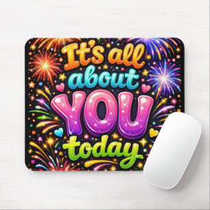 Neonfeuerwerk mit Sternen und Herzen Mousepad