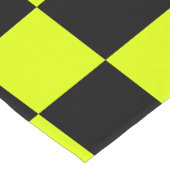 Neongelbes schwarzes Karton Vintag Kurzer Tischläufer (Ecke)