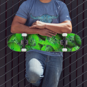 Neongrüne Planeten - Muster in 3D-Optik Skateboard