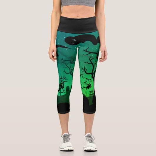 Neongrüner und Spuk Friedhof Halloween Capri Leggings (Vorderseite)