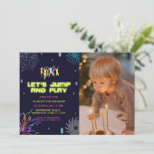 Neonkinder Trampolin Park Foto Geburtstag Einladung (Stehend Vorderseite)