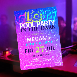 Neonleuchte im dunklen Pool Geburtstagsparty Einladung