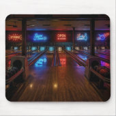 Neonlichter in dunkler Bowlingbahn Mousepad (Vorne)