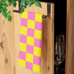 Neonrosa Gelb Karton Vintag Geschirrtuch<br><div class="desc">Neonrosa und gelb karierte Tafel | VINTAG | Classic | Trendy | Stilvoll | Mode | Minimal</div>