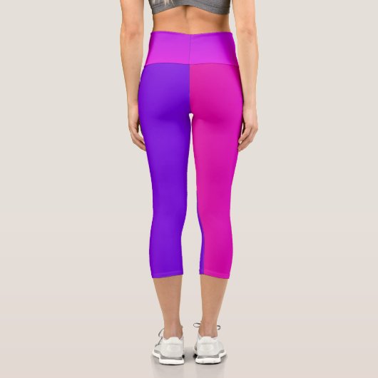 Neonrosa und Lila Strahlung Capri Leggings (Rückseite)