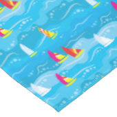Neonyacht-Muster Tischdecke (Schrägansicht)