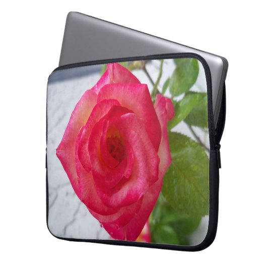 Neopren-Computerärmel mit rosa Rosa Laptopschutzhülle (Vorderseite Links)