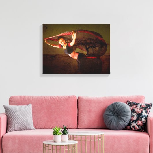 Nepal Dancer Leinwanddruck (Insitu (Wohnzimmer))