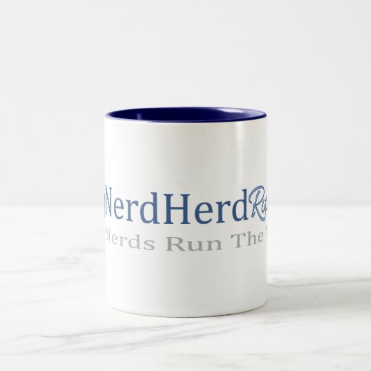Nerd-Herden-laufende Kaffee-Tasse Zweifarbige Tasse (Mittel)