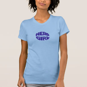 Nerd-Mädchen-lila grundlegendes T-Shirt