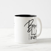 Nerd Schwarzes Script Funny Book Name Zweifarbige Tasse (VorderseiteRechts)