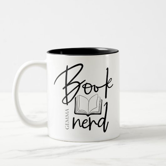 Nerd Schwarzes Script Funny Book Name Zweifarbige Tasse (Links)