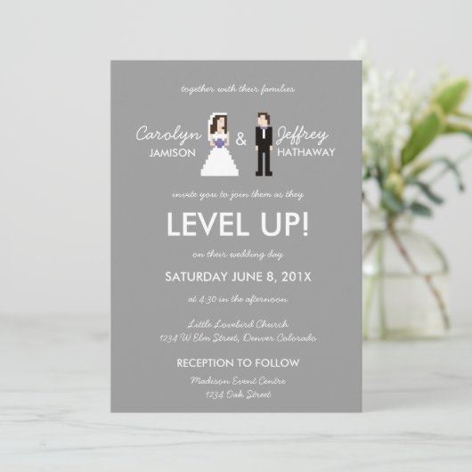 Nerdy 8-Bit Braut & Groom Hochzeit Einladung (Stehend Vorderseite)