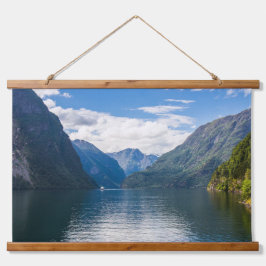 Neroyfjord Landschaftliche Landschaft Berggipfel Wandteppich Mit Holzrahmen