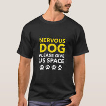 Nervous Hund bitte geben Sie uns Platz für Haustie