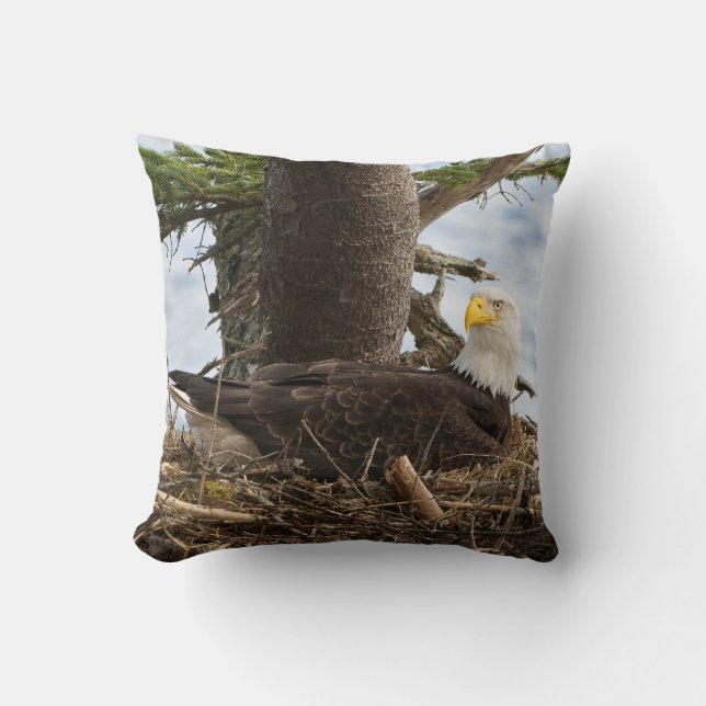 Nesting Bald Eagle Kissen (Vorderseite)