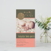 Nesting Bird & Family Baby Girl Birth Ankündigung (Stehend Vorderseite)