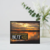 "Nett sein" Inspiration Zitat Postkarte (Stehend Vorderseite)