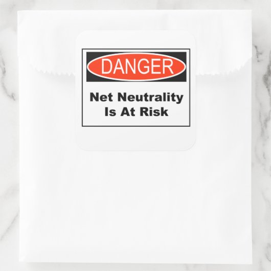 Netzneutralität ist gefährdet quadratischer aufkleber (Tasche)