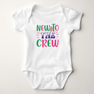 Neu in der Crew Baby Strampler