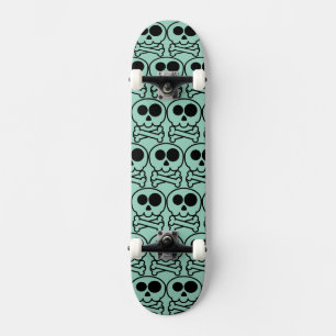 NEU - Pastell-Cartoon-Schädel Skateboard