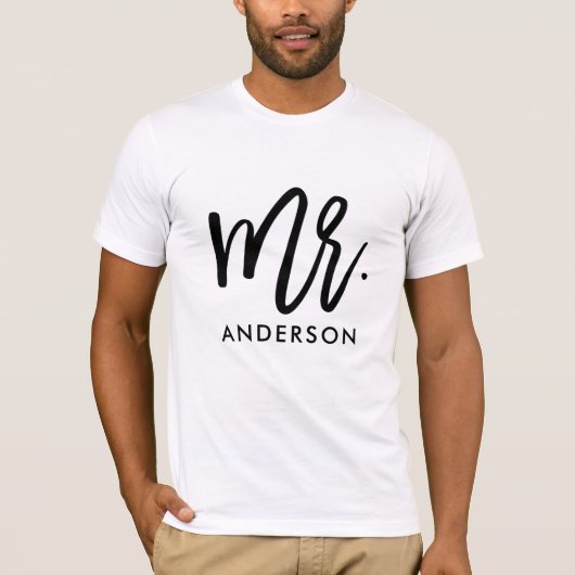 Neu verheiratete Groom Mr. Modern Script mit Namen T-Shirt (Vorderseite)