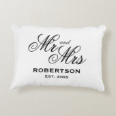 Neu verheiratete Herr und Frau elegante Typografie Dekokissen (Rückseite)