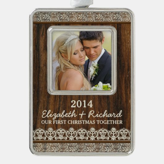 Neu verheiratetes erstes Weihnachtsfest-Foto Rusti Rahmen-Ornament Silber (Vorderseite)