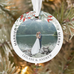 Neu verheiratetes Weihnachts-Foto Watercolor Holly Ornament