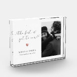 Neu Verlobte Couple Gift Keepake Verlobung Fotoblock<br><div class="desc">Moderne,  einfache Verlobung Foto Geschenk für ein frisch verlobtes Paar. Einfach anpassbar für frisch vermählte sowie mit Ihren Namen und Datum der Feier. Elegante gedruckte Rose goldenes Herzelement unter Skriptkalligrafie lesen Das Beste ist noch mit niedlichen Schnörkeln zu kommen.</div>