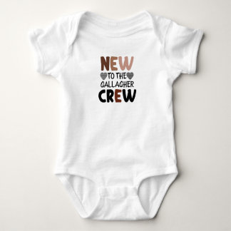 Neu zur Crew (Familienname) Baby Strampler