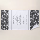 Neuauflage der Rose Mr. und Mrs. Gray Personalisie Strandtuch (Vorderseite)