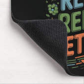 Neubesinnung der Gefärbte Krawatte gerecycelt Mousepad (Ecke)