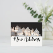 Neue Adresse Leuchtende Weihnachtshäuser Postkarte (Stehend Vorderseite)