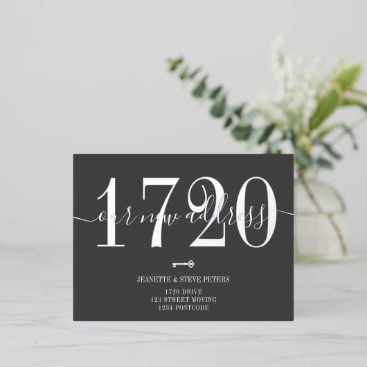 Neue Adressnummer graues Silber-Skript verschieben Folie Einladungspostkarte (Stehend vorne)
