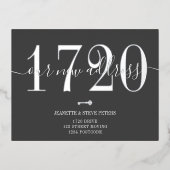 Neue Adressnummer graues Silber-Skript verschieben Folie Einladungspostkarte (Vorderseite)