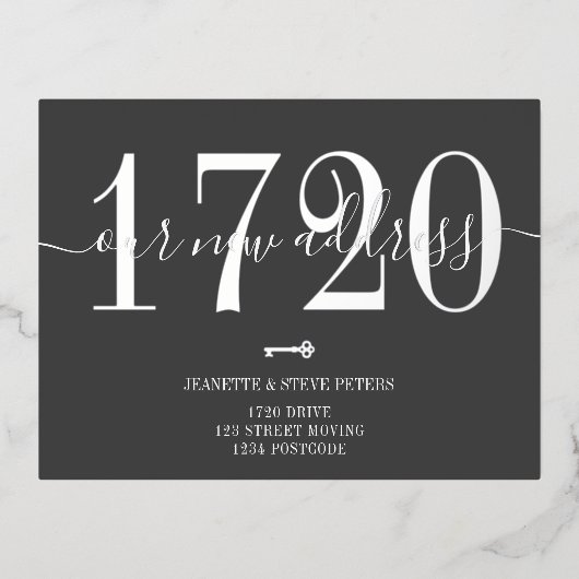 Neue Adressnummer graues Silber-Skript verschieben Folie Einladungspostkarte (Vorderseite)