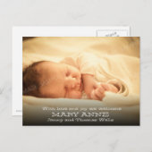 Neue Babyankündigung (weißer Text, horizontal) Ankündigungspostkarte (Vorne/Hinten)