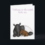 Neue Babykarte für Mutter und Baby Karte<br><div class="desc">Herzlich willkommen in der Welt mit dieser niedlichen neuen Babykarte mit Cecilia, dem malayischen Tapir und ihrem Kalb Pumfit 💕 Der Text auf der Vorderseite lautet "Welcome to the world small one" und innen lautet "Herzlichen Glückwunsch zu Ihrer neuen Ankunft" und Sie können sowohl mit dem Namen des Babys als...</div>