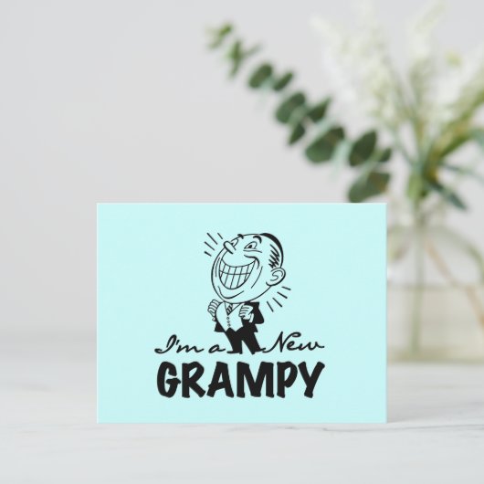 Neue graue T - Shirt und Geschenke lächeln Postkarte (Stehend Vorderseite)