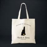 Neue Hampshire Map Wedding Welcome Bag Tasche, Bla Tragetasche<br><div class="desc">Hochzeitswochenende Begrüßungsgeschenktasche für Gäste aus der Stadt,  um Ihre Hochzeit zu feiern,  mit dem Bild von New Hampshire,  mit goldenem Herzen. Fülle die Tasche mit deinen Lieblingsgoodies.</div>