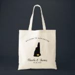 Neue Hampshire Map Wedding Welcome Bag Tasche, Bla Tragetasche<br><div class="desc">Hochzeitswochenende Begrüßungsgeschenktasche für Gäste aus der Stadt,  um Ihre Hochzeit zu feiern,  mit dem Bild von New Hampshire,  mit goldenem Herzen. Fülle die Tasche mit deinen Lieblingsgoodies.</div>